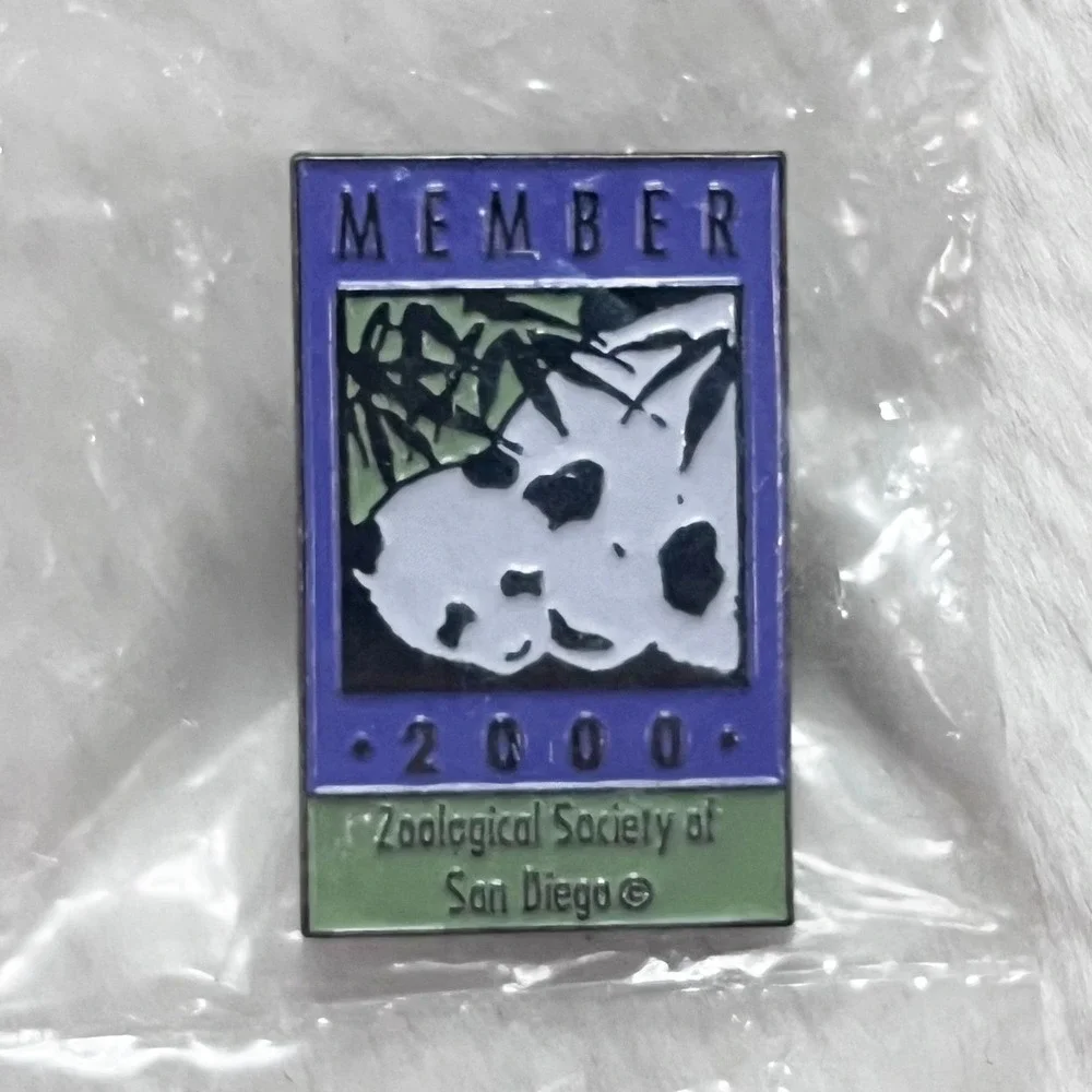 🔮 5/$25 Vintage Zoological‎ Society of San Diego Member 2000 Panda Pin